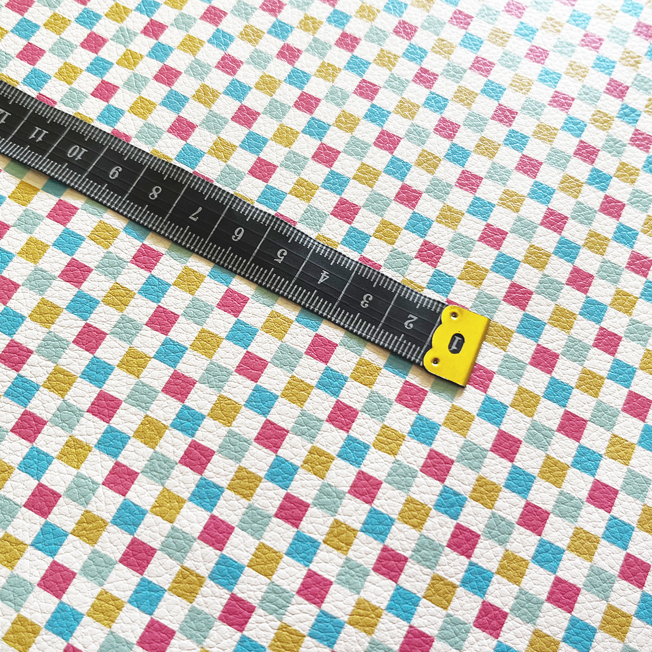 Kunstleder „Checked Colors“ – veganes PU Kunstleder 45cm x 135 cm