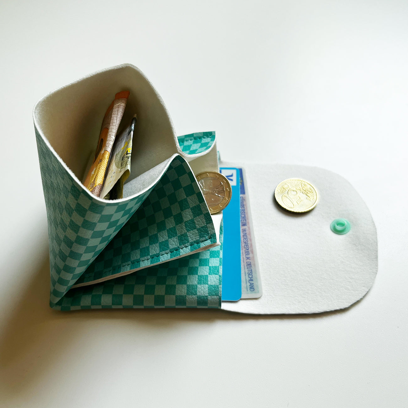 Pixie Wallet "Checked Mint" - Geldbörse aus veganem Kunstleder