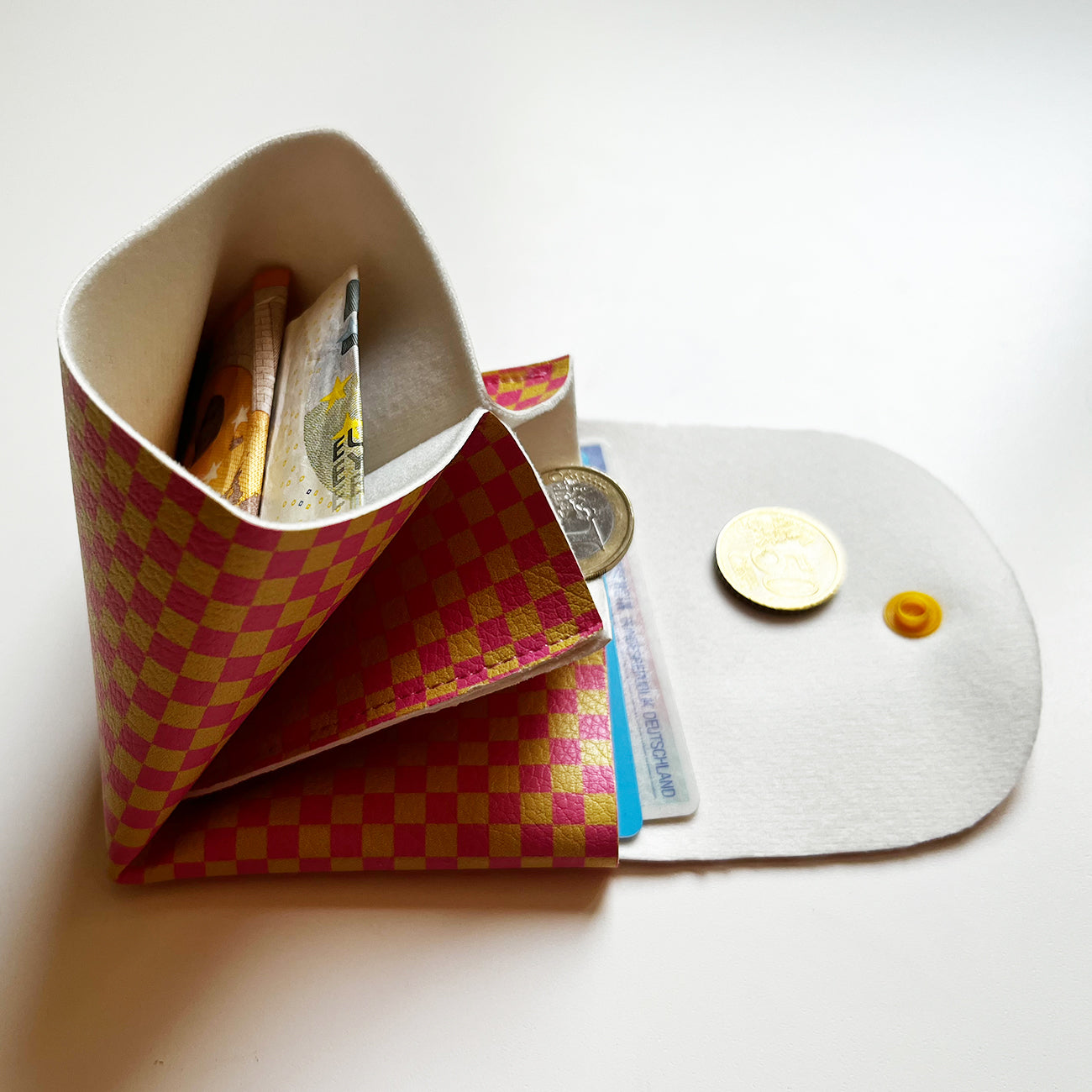 Pixie Wallet "Checked Pink Yellow" - Geldbörse aus veganem Kunstleder