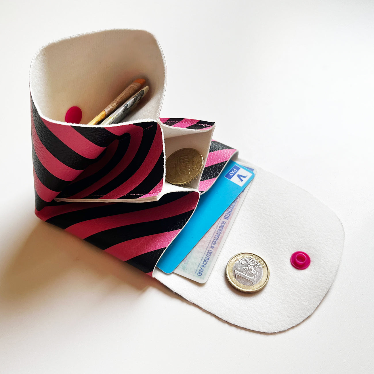 Pixie Wallet "Stripes Pink" - Geldbörse aus veganem Kunstleder