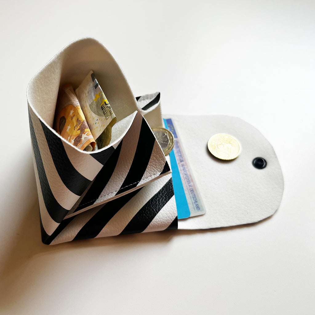 Pixie Wallet "Stripes Black White" - Geldbörse aus veganem Kunstleder