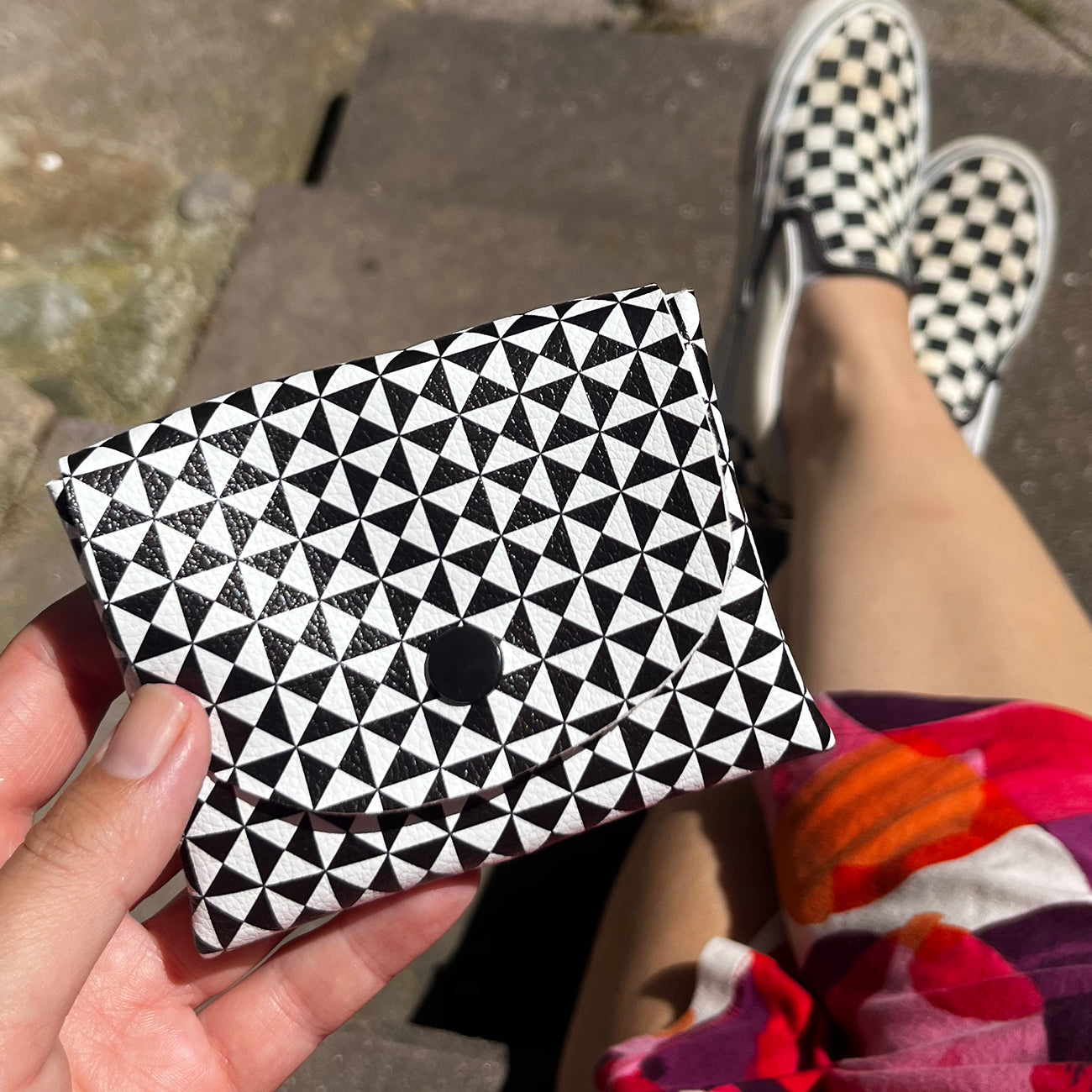 Pixie Wallet "Triangle Black White" - Geldbörse aus veganem Kunstleder