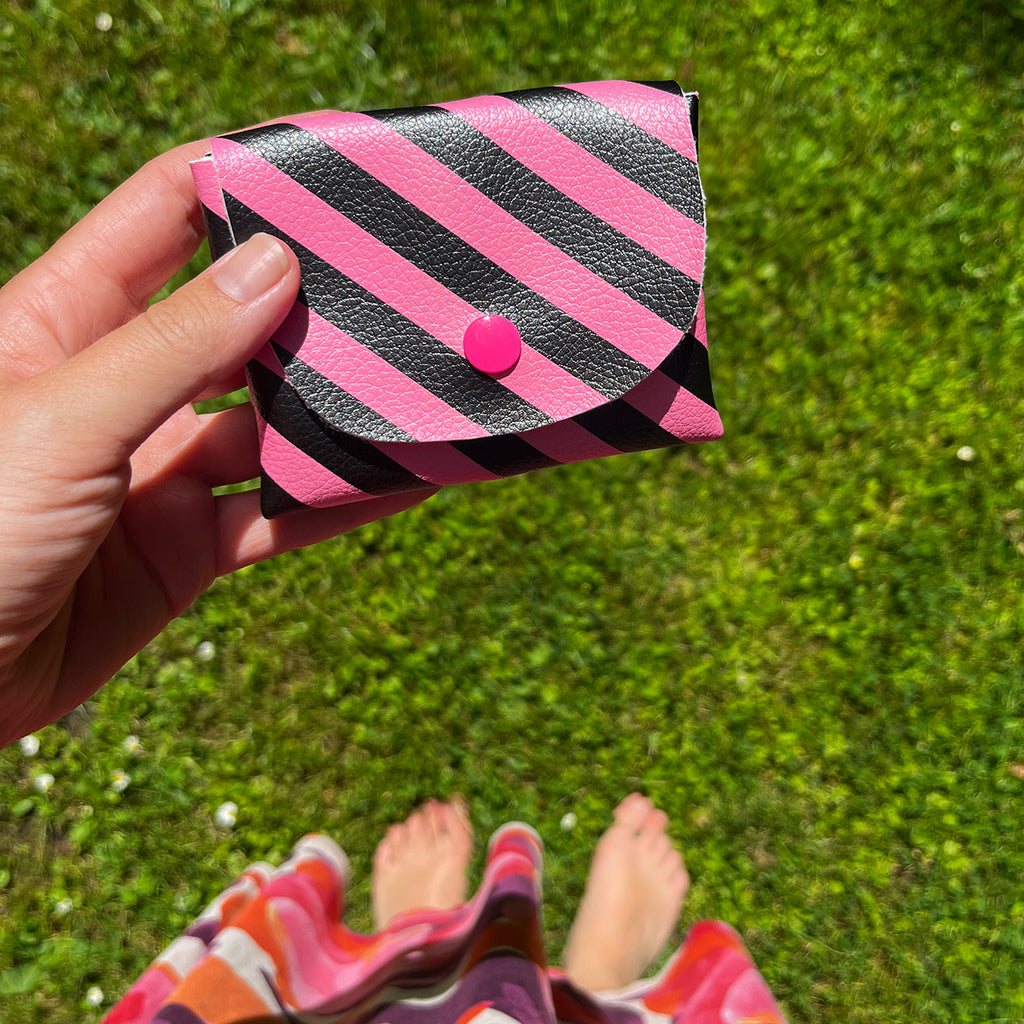 Kunstleder „Stripes Pink“ – veganes PU Kunstleder 45cm x 135 cm