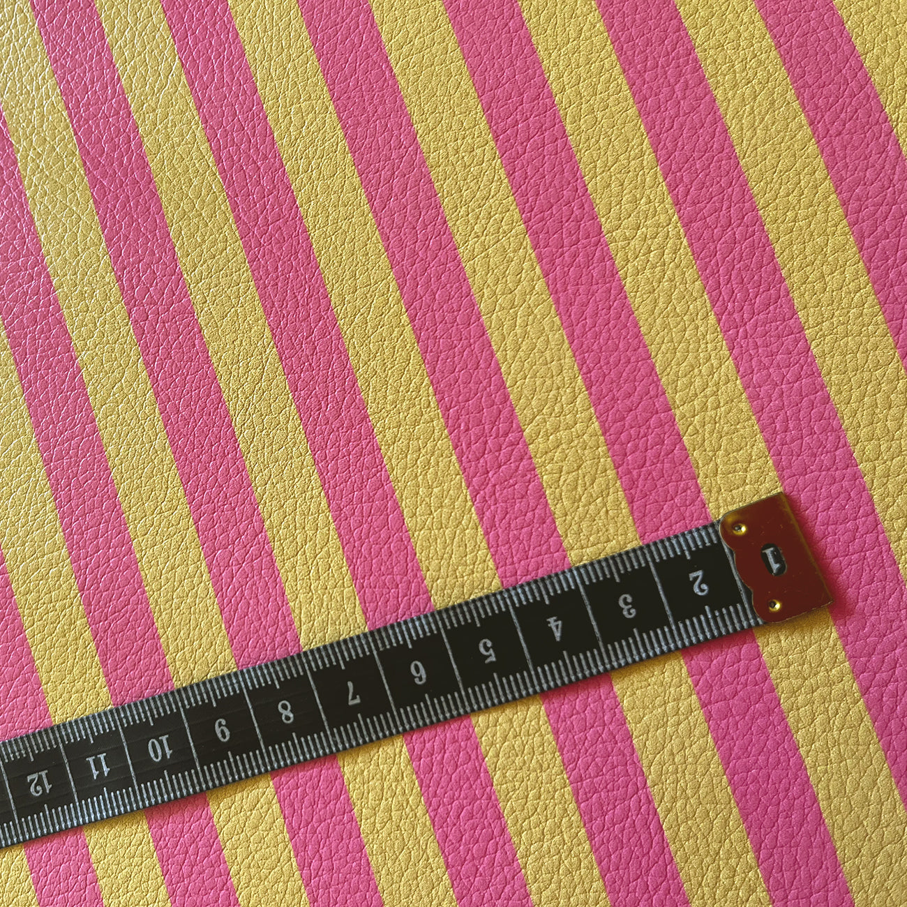 Kunstleder „Stripes Pink & Yellow“ – veganes PU Kunstleder 45cm x 135 cm