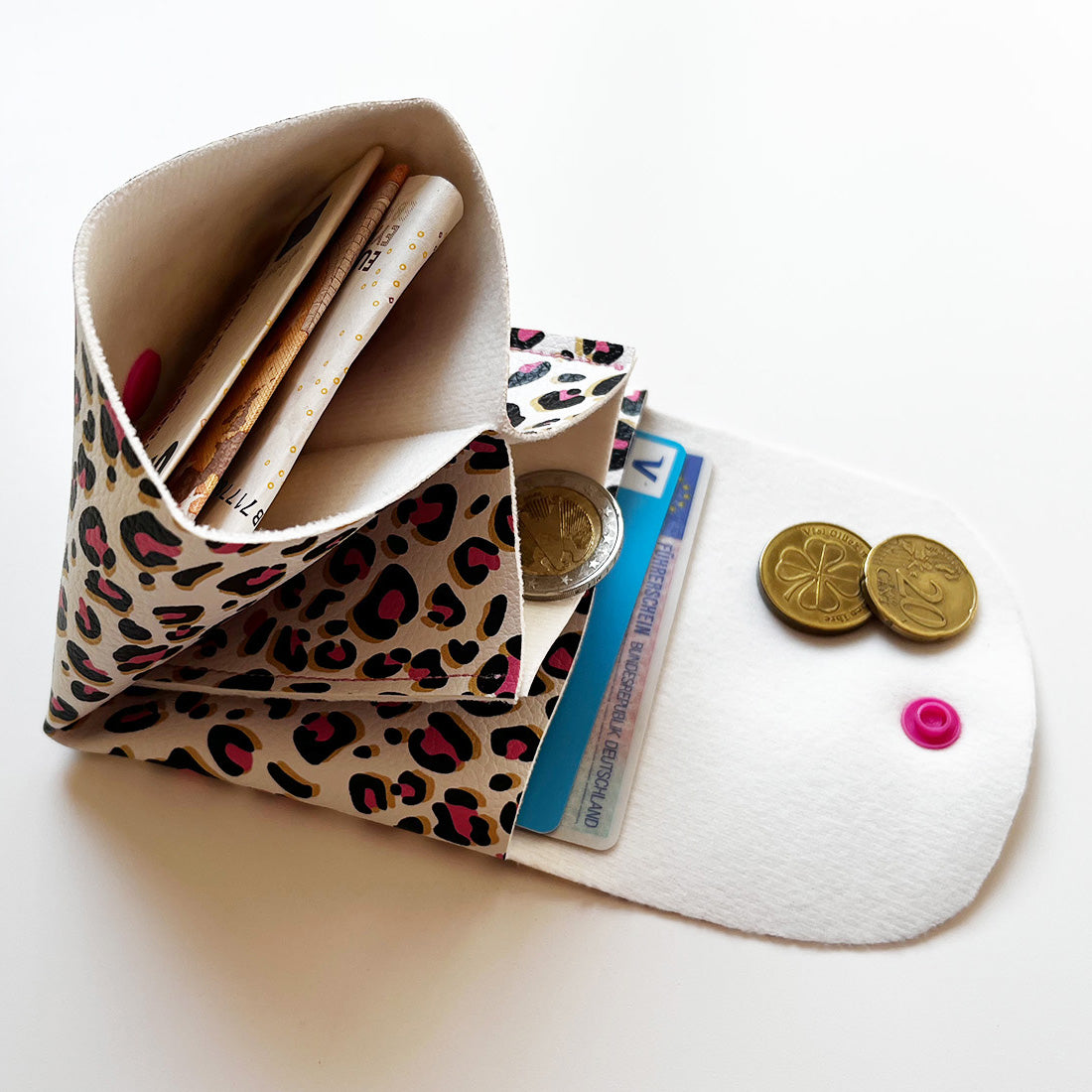 Pixie Wallet "Leo Weiß" - Geldbörse aus veganem Kunstleder