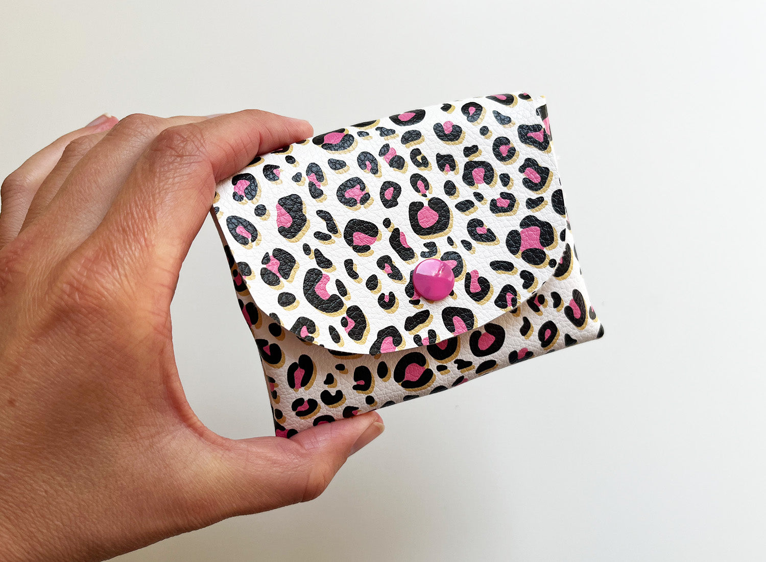 Pixie Wallet "Leo Weiß" - Geldbörse aus veganem Kunstleder