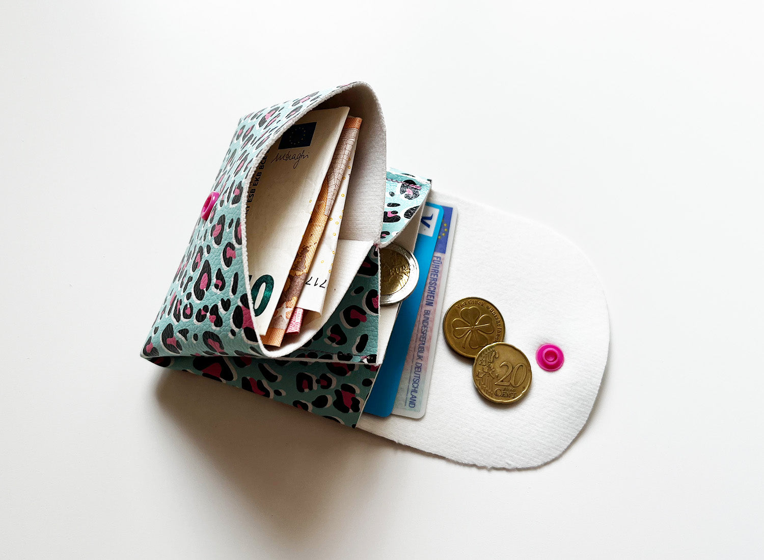Pixie Wallet "Leo Mint" - Geldbörse aus veganem Kunstleder
