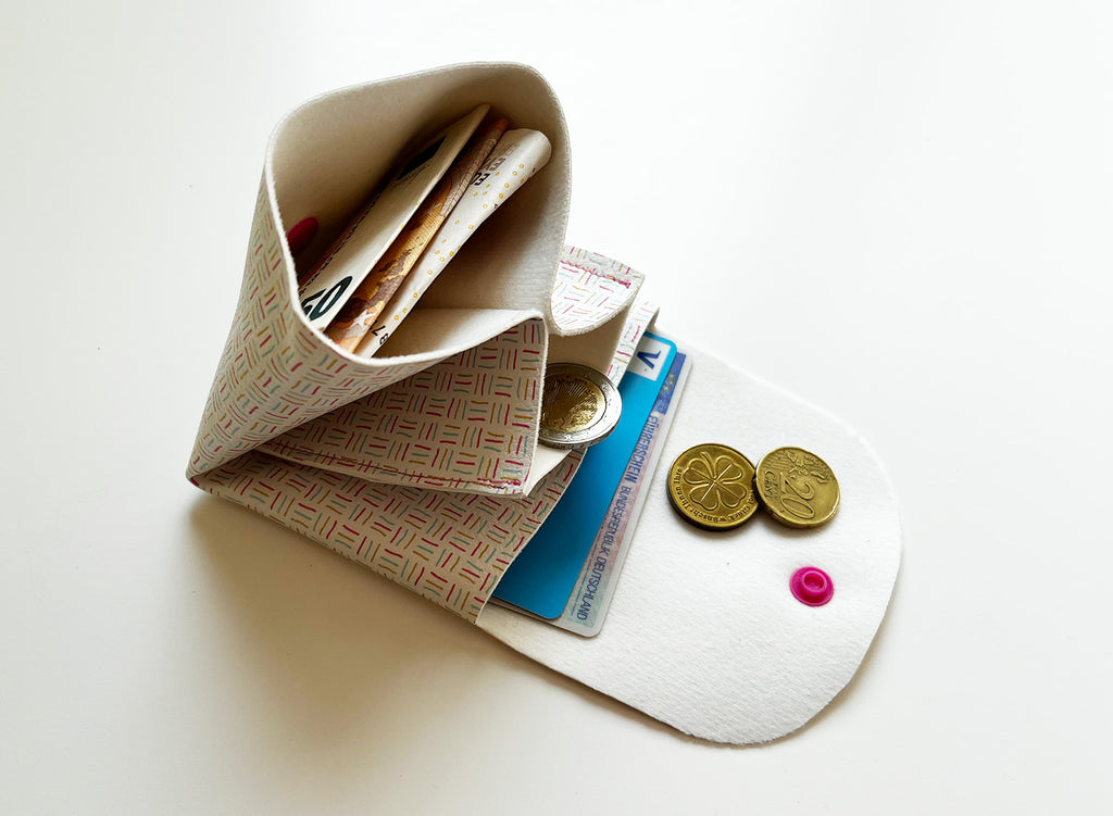 Pixie Wallet "Lines" - Geldbörse aus veganem Kunstleder